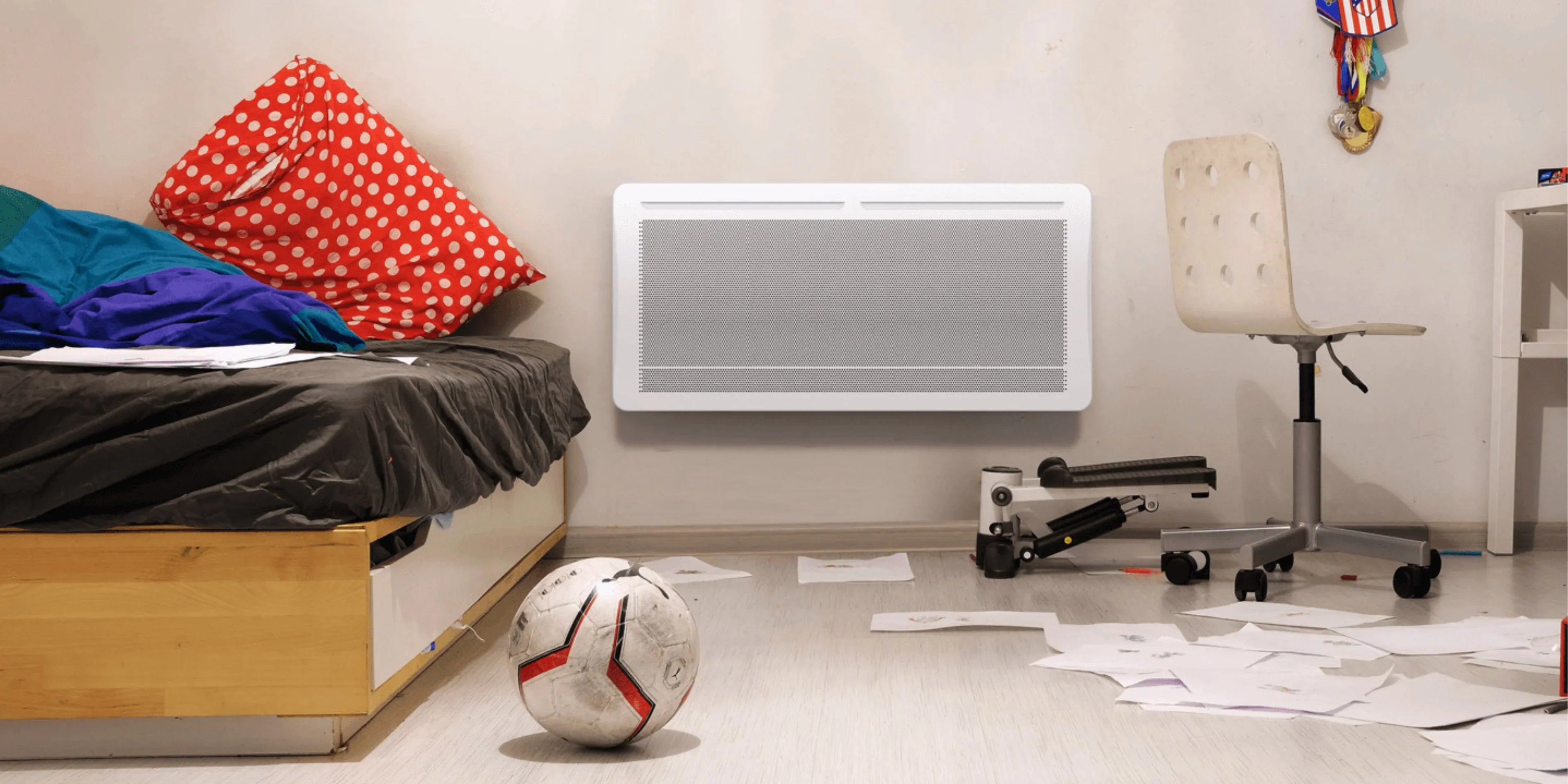 calefactor seguro y moderno instalado en dormitorio minimalista